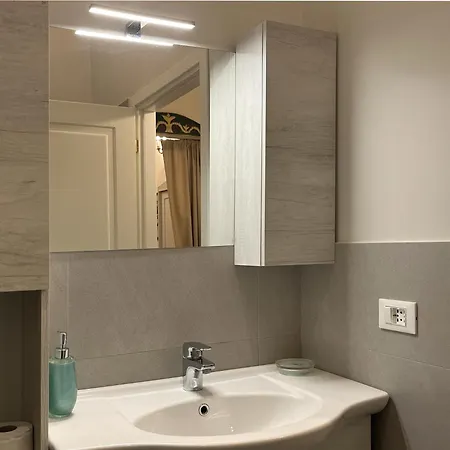 Giano Host - Lomellini Apartment Genoa
